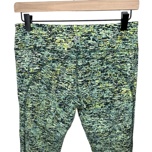 Lululemon Blue Green Static Camo 3/4 Leggings 10 - Picture 6 of 7
